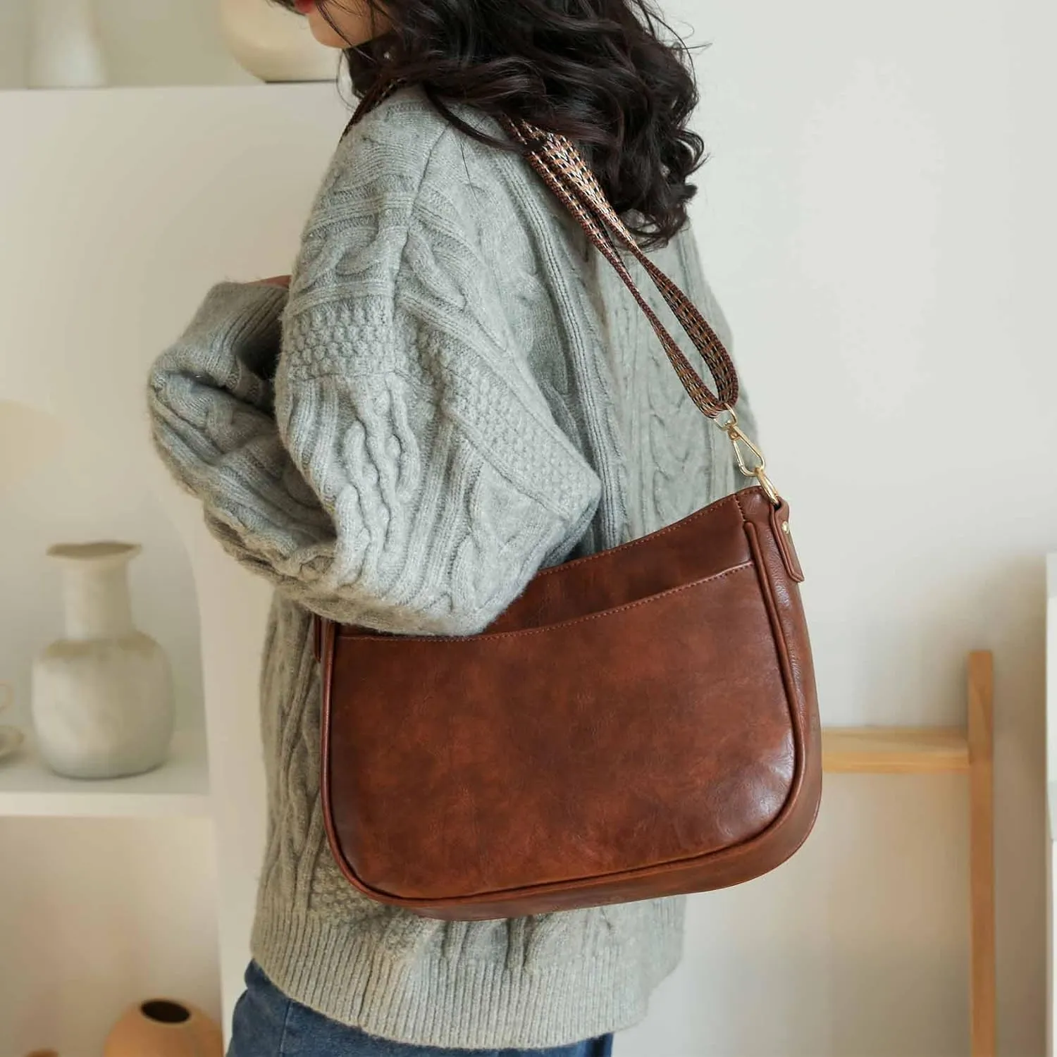 Vintage Style Womens Crossbody Shoulder Bag Trendy Ladies Causal Satchel Messenger Bag Guitar Strap PU Leather